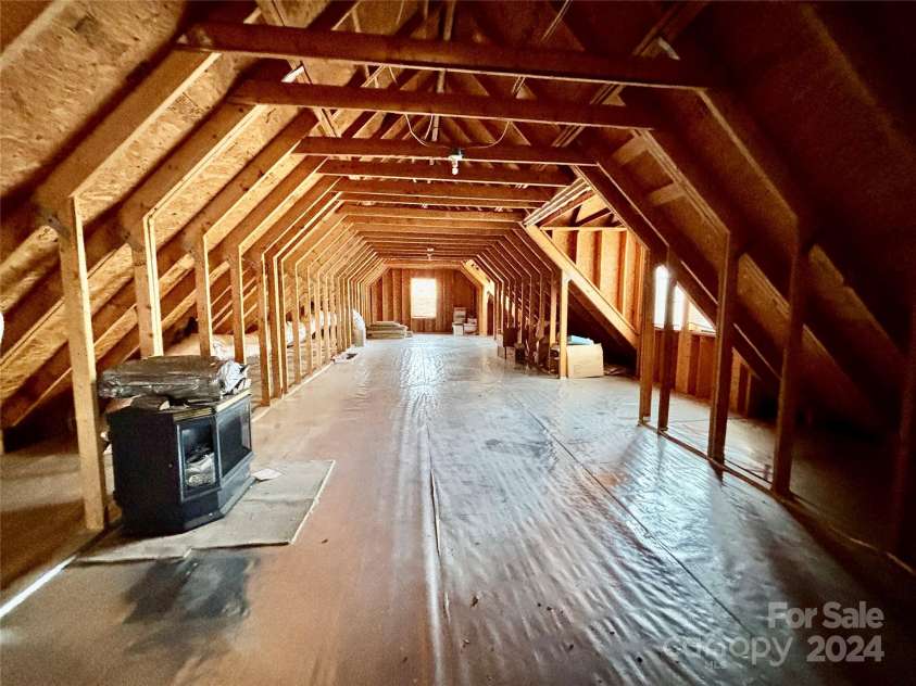 4761 Sand Clay Road, Hickory, NC 28602.  MLS# CAR4203583, YatesRealty ID 6794. 