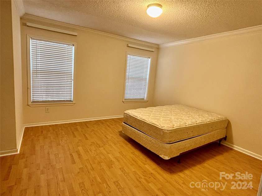 4761 Sand Clay Road, Hickory, NC 28602.  MLS# CAR4203583, YatesRealty ID 6794. 