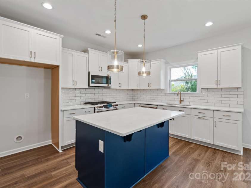 4684 Hopsack Drive, Indian Trail, NC 28079.  MLS# CAR4163641, YatesRealty ID 6795. Kitchen