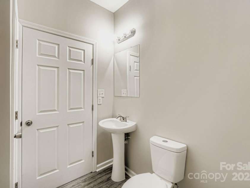 2515 Carya Pond Lane, Charlotte, NC 28212.  MLS# CAR4247162, YatesRealty ID 6796. 
