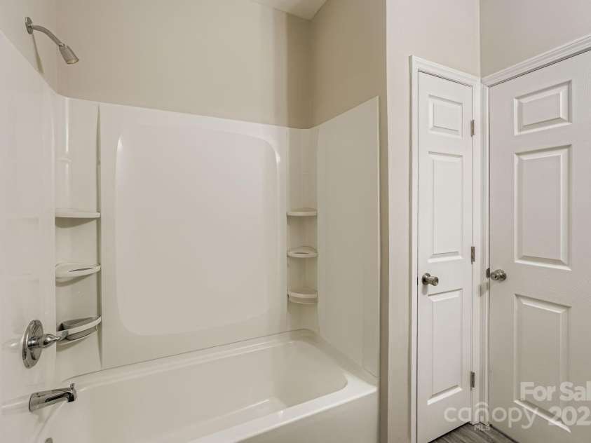 2515 Carya Pond Lane, Charlotte, NC 28212.  MLS# CAR4247162, YatesRealty ID 6796. 