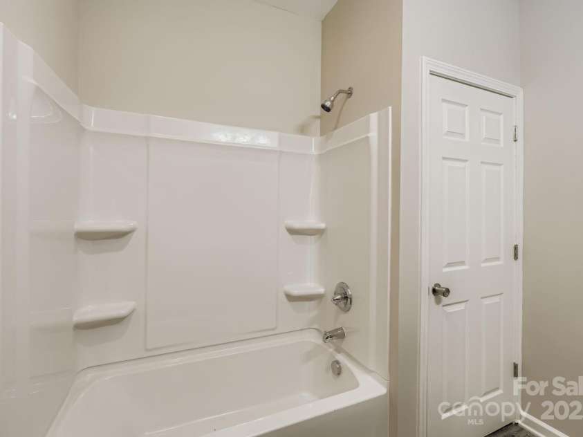 2515 Carya Pond Lane, Charlotte, NC 28212.  MLS# CAR4247162, YatesRealty ID 6796. 