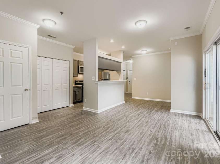 2515 Carya Pond Lane, Charlotte, NC 28212.  MLS# CAR4247162, YatesRealty ID 6796. 