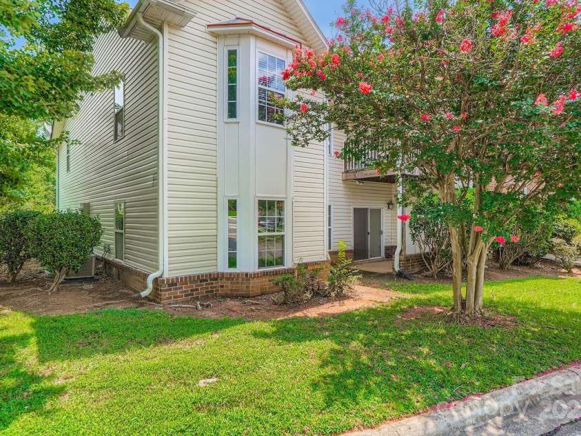 2515 Carya Pond Lane, Charlotte, NC 28212.  MLS# CAR4247162, YatesRealty ID 6796. 