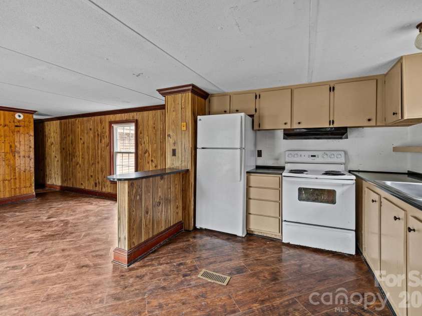 9102 McElroy Road, Waxhaw, NC 28173.  MLS# CAR4318762, YatesRealty ID 6798. 