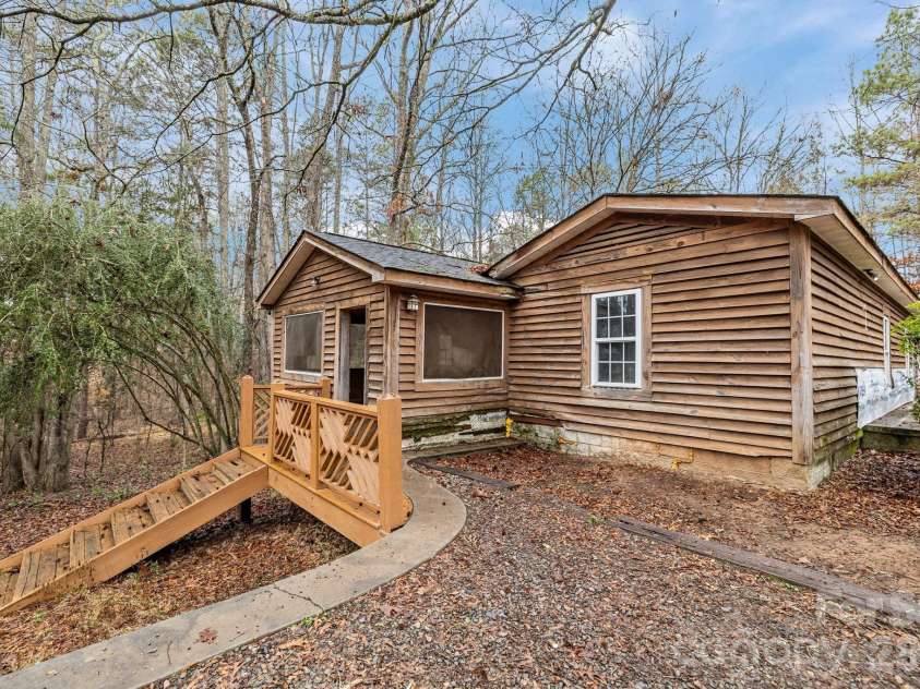9102 McElroy Road, Waxhaw, NC 28173.  MLS# CAR4318762, YatesRealty ID 6798. 