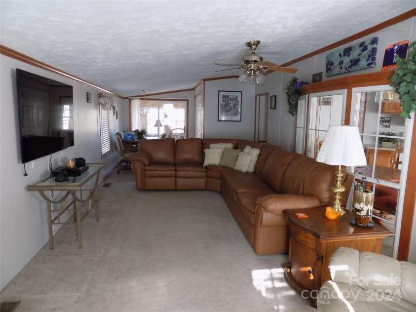 43 Pike Point, Waynesville, NC 28785.  MLS# CAR4097952, YatesRealty ID 68. 