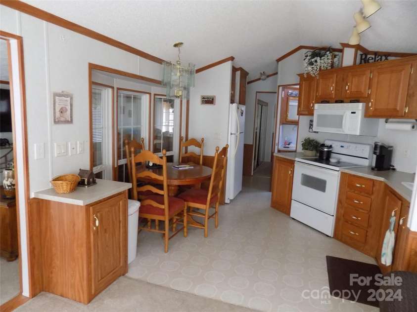 43 Pike Point, Waynesville, NC 28785.  MLS# CAR4097952, YatesRealty ID 68. 