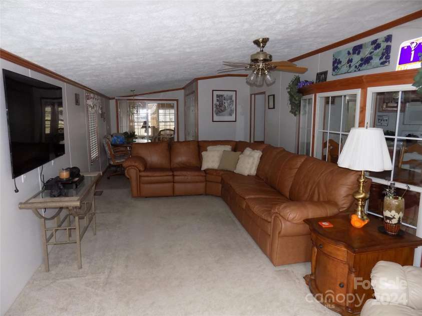 43 Pike Point, Waynesville, NC 28785.  MLS# CAR4097952, YatesRealty ID 68. 