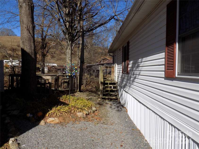 43 Pike Point, Waynesville, NC 28785.  MLS# CAR4097952, YatesRealty ID 68. 