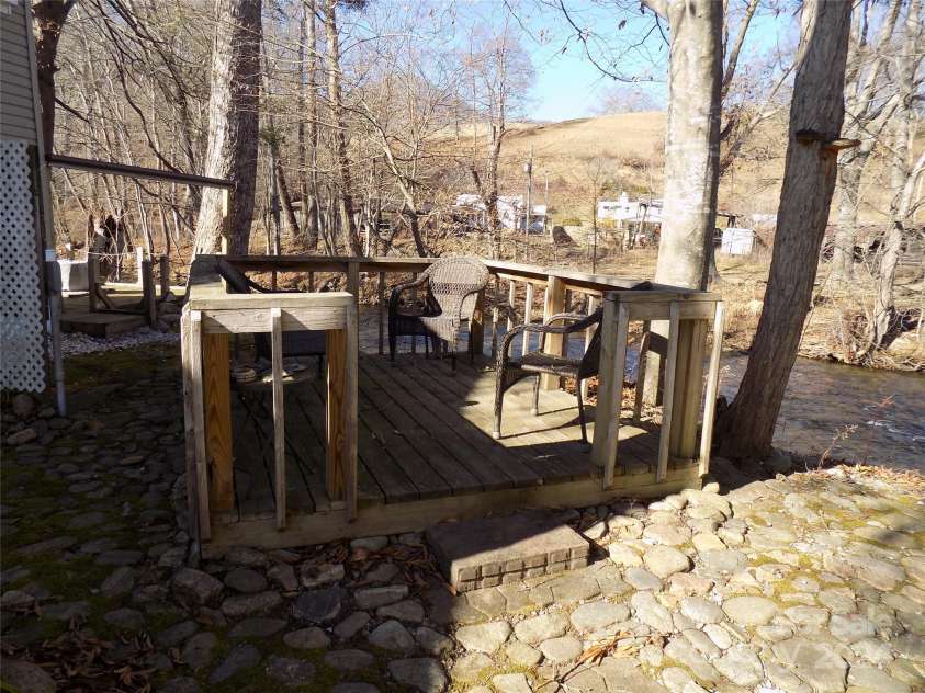 43 Pike Point, Waynesville, NC 28785.  MLS# CAR4097952, YatesRealty ID 68. 