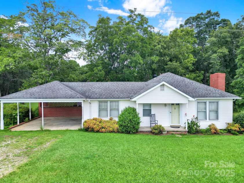 1670 Lynwood Drive, Lancaster, SC 29720.  MLS# CAR4331883, YatesRealty ID 680. 