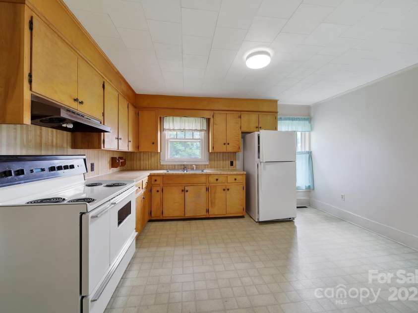 1670 Lynwood Drive, Lancaster, SC 29720.  MLS# CAR4331883, YatesRealty ID 680. 