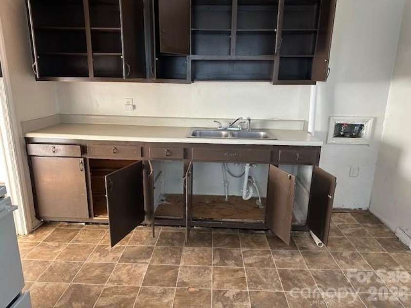 2218 Wilson Avenue, Charlotte, NC 28208.  MLS# CAR4361768, YatesRealty ID 6800. 