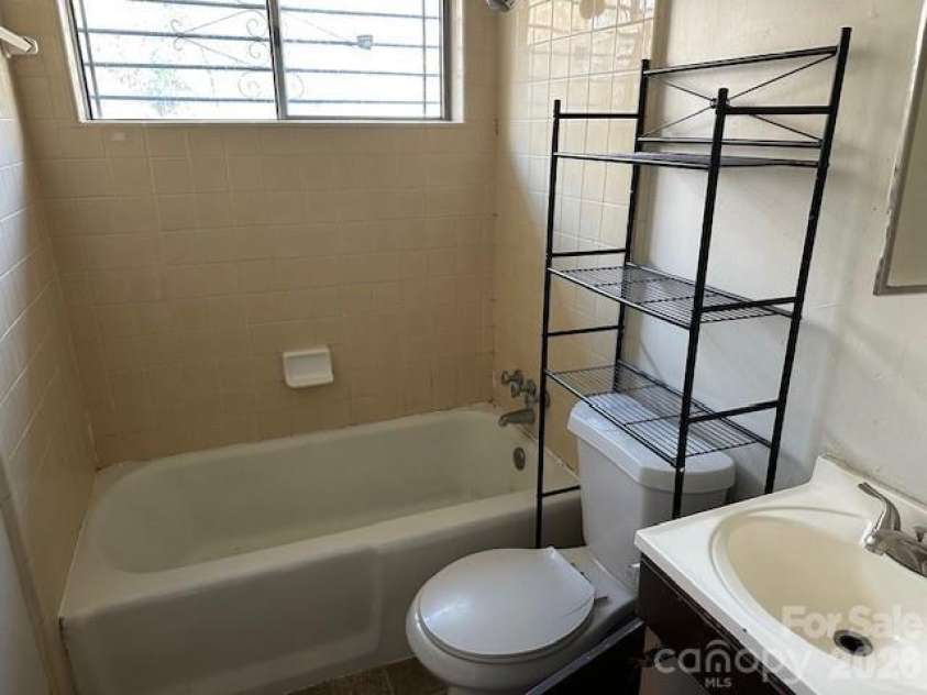 2218 Wilson Avenue, Charlotte, NC 28208.  MLS# CAR4361768, YatesRealty ID 6800. 