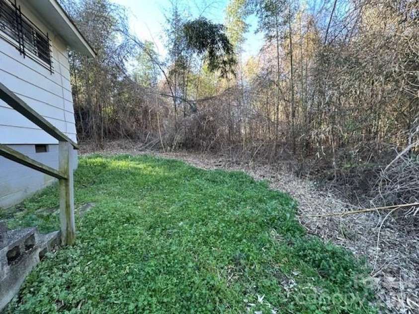 2218 Wilson Avenue, Charlotte, NC 28208.  MLS# CAR4361768, YatesRealty ID 6800. 
