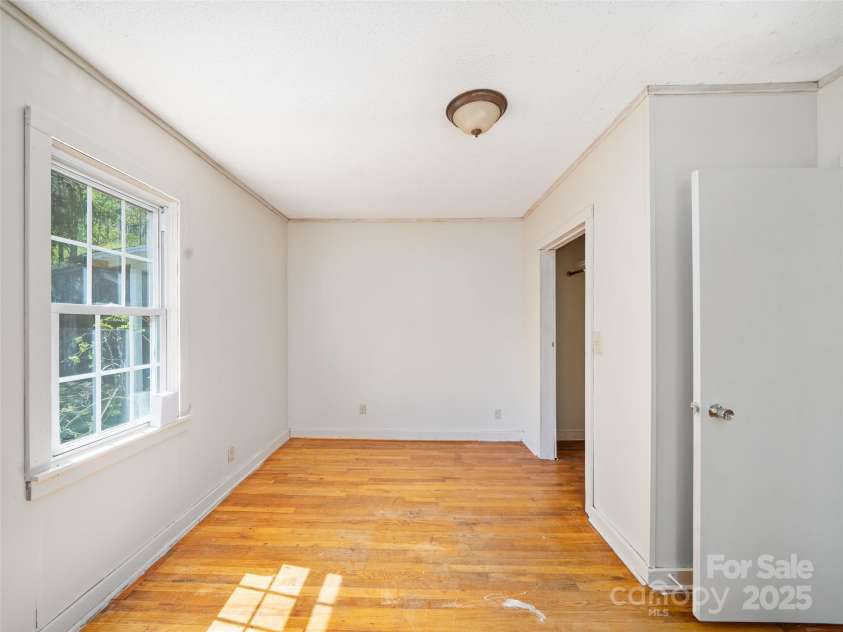 1 Gordon Silvers Road, Bakersville, NC 28705.  MLS# CAR4206784, YatesRealty ID 6801. 