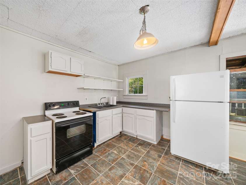 1 Gordon Silvers Road, Bakersville, NC 28705.  MLS# CAR4206784, YatesRealty ID 6801. 