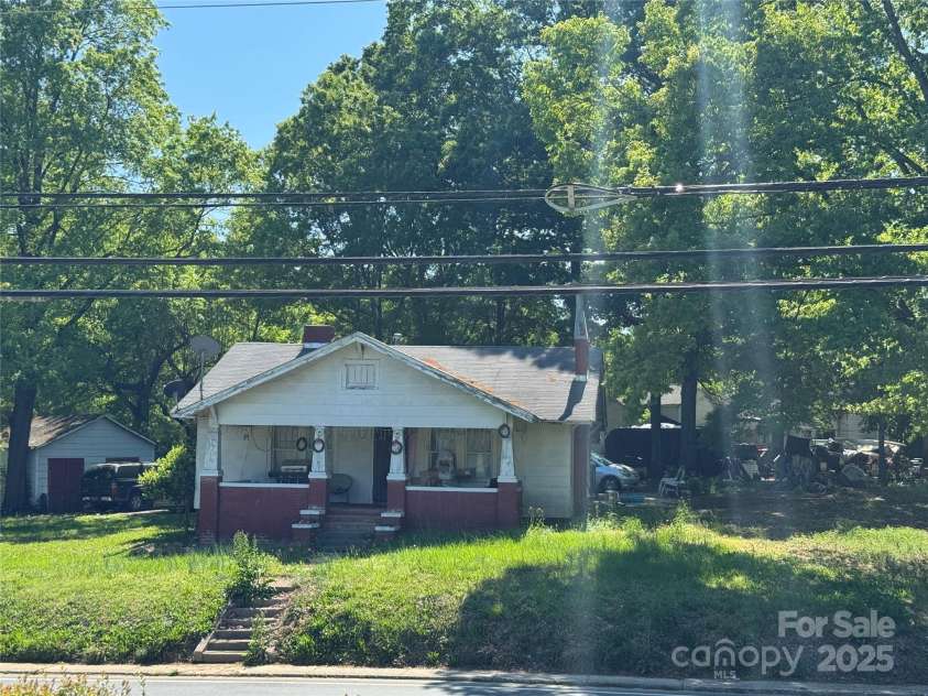 1203 Charlotte Avenue, Monroe, NC 28110.  MLS# CAR4246461, YatesRealty ID 6803. 