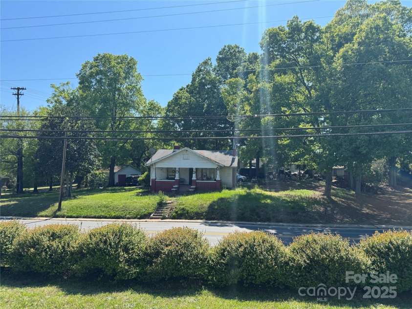 1203 Charlotte Avenue, Monroe, NC 28110.  MLS# CAR4246461, YatesRealty ID 6803. 