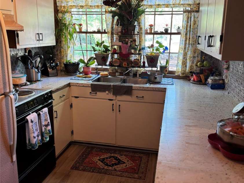 1203 Charlotte Avenue, Monroe, NC 28110.  MLS# CAR4246461, YatesRealty ID 6803. 