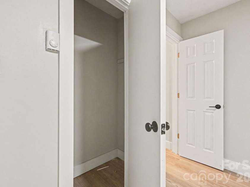 300 Lakewood Drive, Gastonia, NC 28056.  MLS# CAR4350014, YatesRealty ID 6804. 
