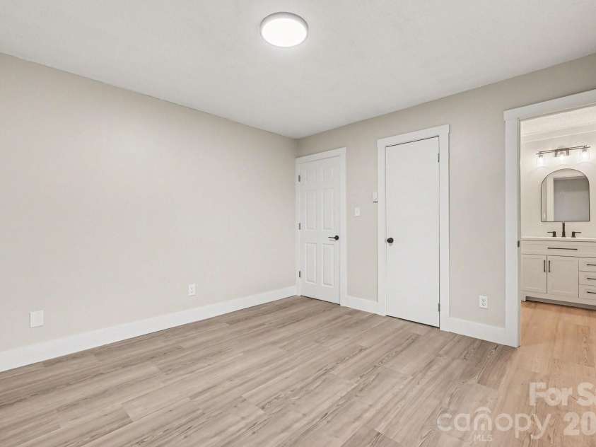 300 Lakewood Drive, Gastonia, NC 28056.  MLS# CAR4350014, YatesRealty ID 6804. 