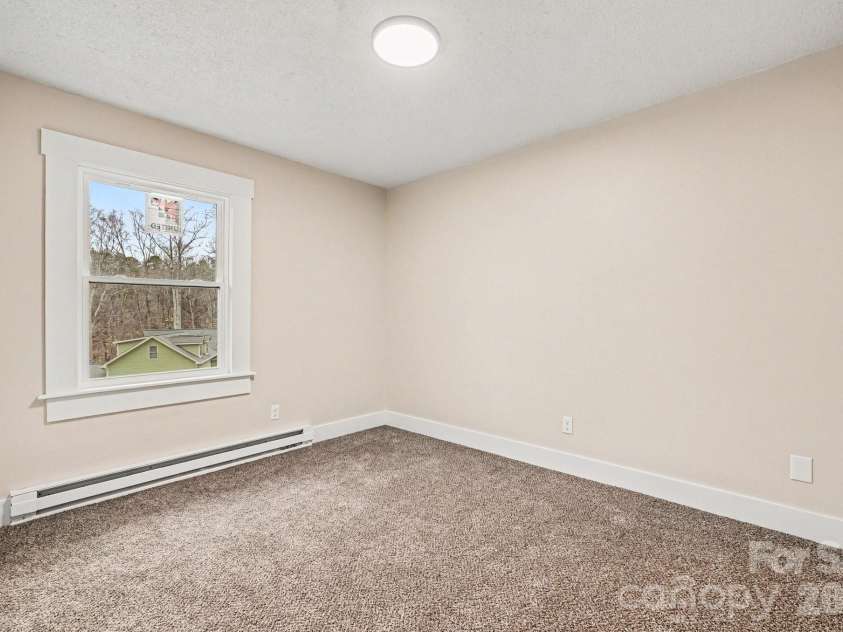 300 Lakewood Drive, Gastonia, NC 28056.  MLS# CAR4350014, YatesRealty ID 6804. 