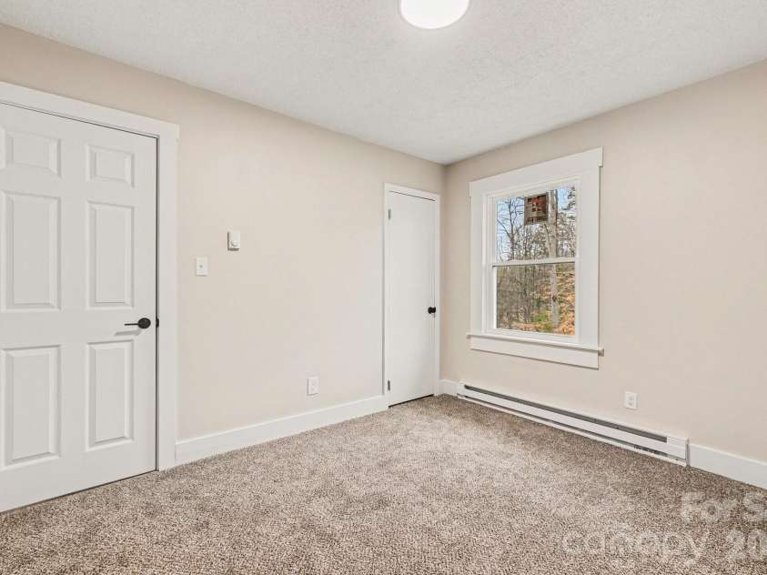 300 Lakewood Drive, Gastonia, NC 28056.  MLS# CAR4350014, YatesRealty ID 6804. 