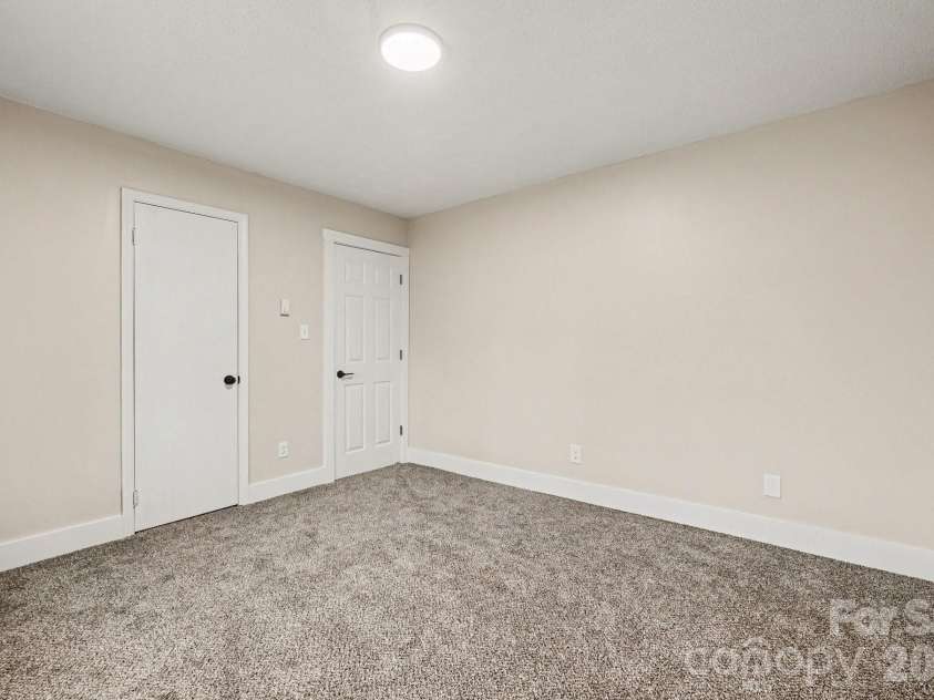 300 Lakewood Drive, Gastonia, NC 28056.  MLS# CAR4350014, YatesRealty ID 6804. 