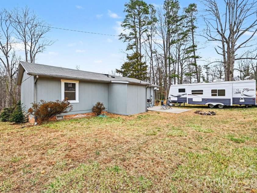300 Lakewood Drive, Gastonia, NC 28056.  MLS# CAR4350014, YatesRealty ID 6804. 