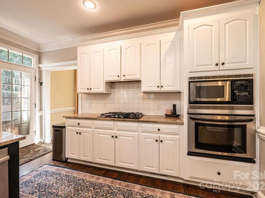 4386 2nd Street Lane, Hickory, NC 28601.  MLS# CAR4239045, YatesRealty ID 6804. 