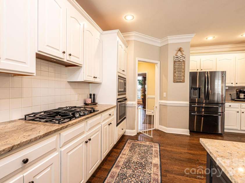 4386 2nd Street Lane, Hickory, NC 28601.  MLS# CAR4239045, YatesRealty ID 6804. 