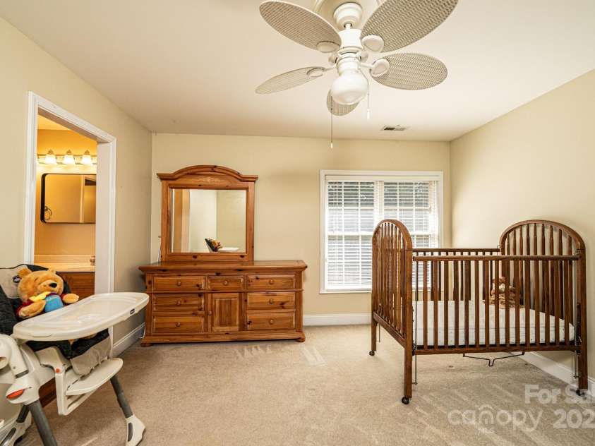 4386 2nd Street Lane, Hickory, NC 28601.  MLS# CAR4239045, YatesRealty ID 6804. 