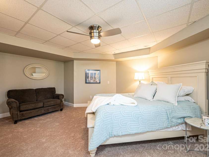 4386 2nd Street Lane, Hickory, NC 28601.  MLS# CAR4239045, YatesRealty ID 6804. 