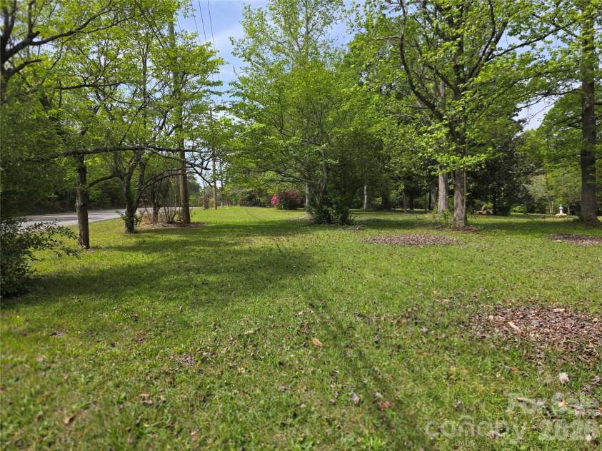 14325 Fountain Lane, Charlotte, NC 28278.  MLS# CAR4351849, YatesRealty ID 6805. 