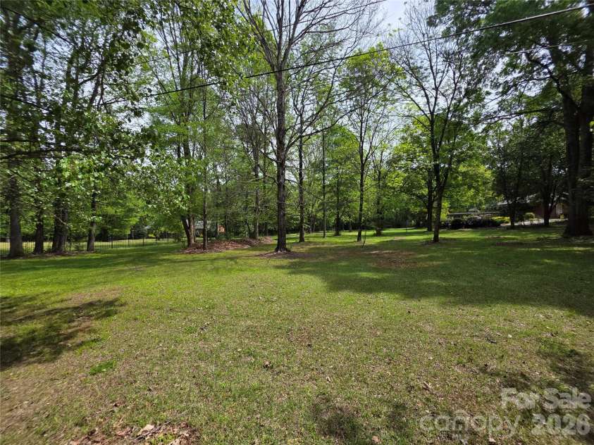 14325 Fountain Lane, Charlotte, NC 28278.  MLS# CAR4351849, YatesRealty ID 6805. 
