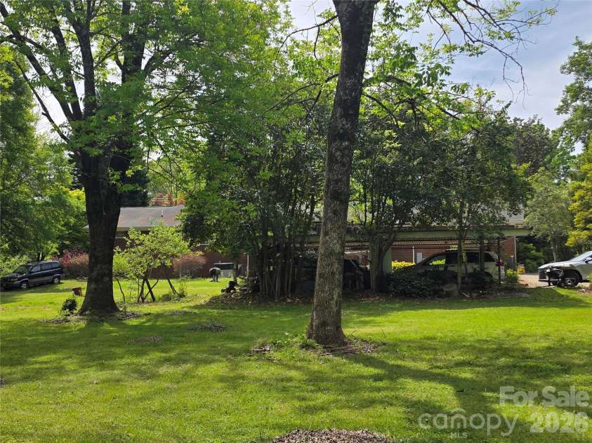 14325 Fountain Lane, Charlotte, NC 28278.  MLS# CAR4351849, YatesRealty ID 6805. 