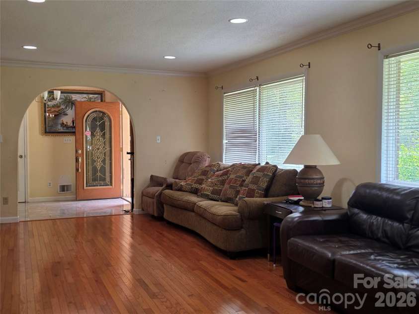 14325 Fountain Lane, Charlotte, NC 28278.  MLS# CAR4351849, YatesRealty ID 6805. 