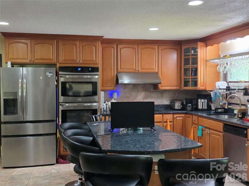14325 Fountain Lane, Charlotte, NC 28278.  MLS# CAR4351849, YatesRealty ID 6805. 