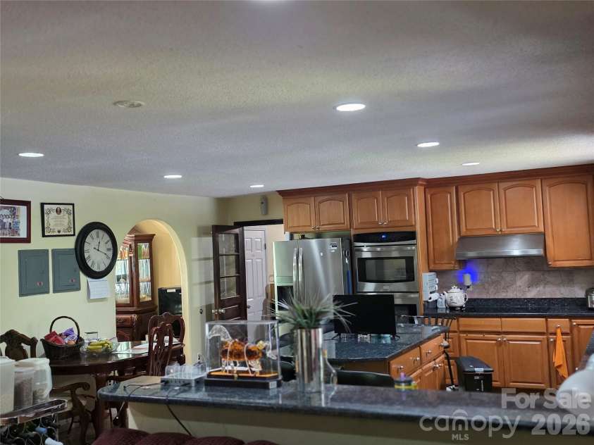 14325 Fountain Lane, Charlotte, NC 28278.  MLS# CAR4351849, YatesRealty ID 6805. 