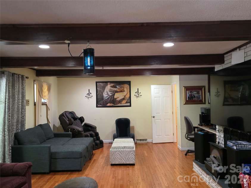 14325 Fountain Lane, Charlotte, NC 28278.  MLS# CAR4351849, YatesRealty ID 6805. 
