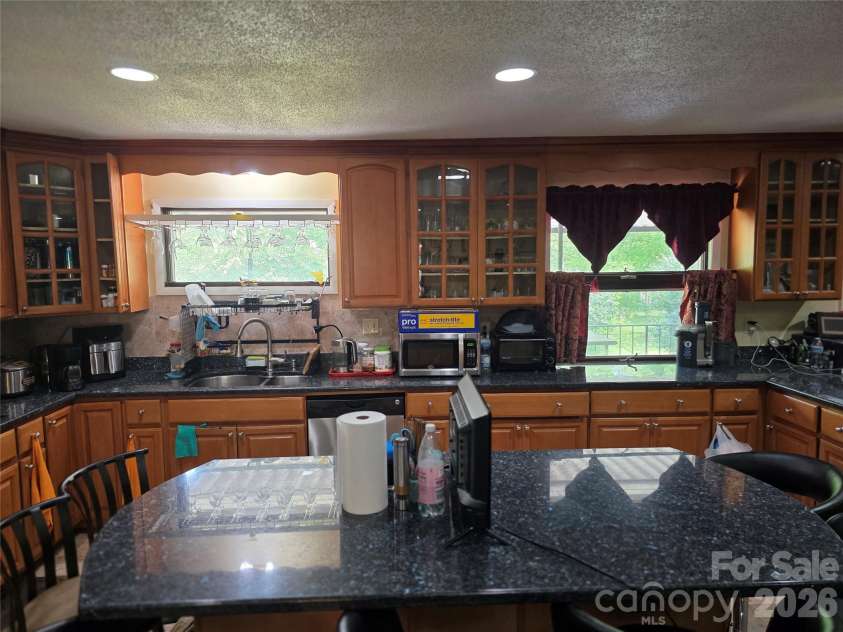 14325 Fountain Lane, Charlotte, NC 28278.  MLS# CAR4351849, YatesRealty ID 6805. 