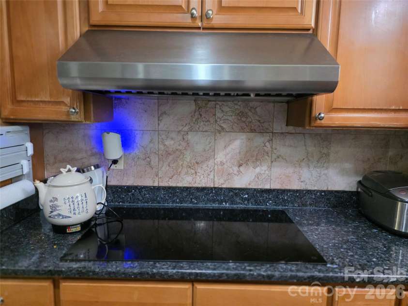 14325 Fountain Lane, Charlotte, NC 28278.  MLS# CAR4351849, YatesRealty ID 6805. 