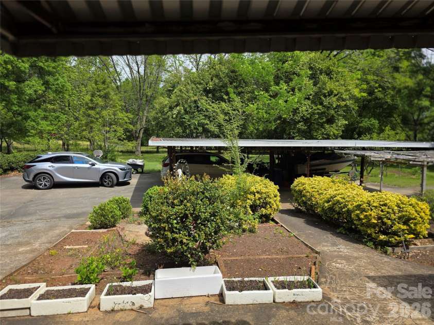 14325 Fountain Lane, Charlotte, NC 28278.  MLS# CAR4351849, YatesRealty ID 6805. 
