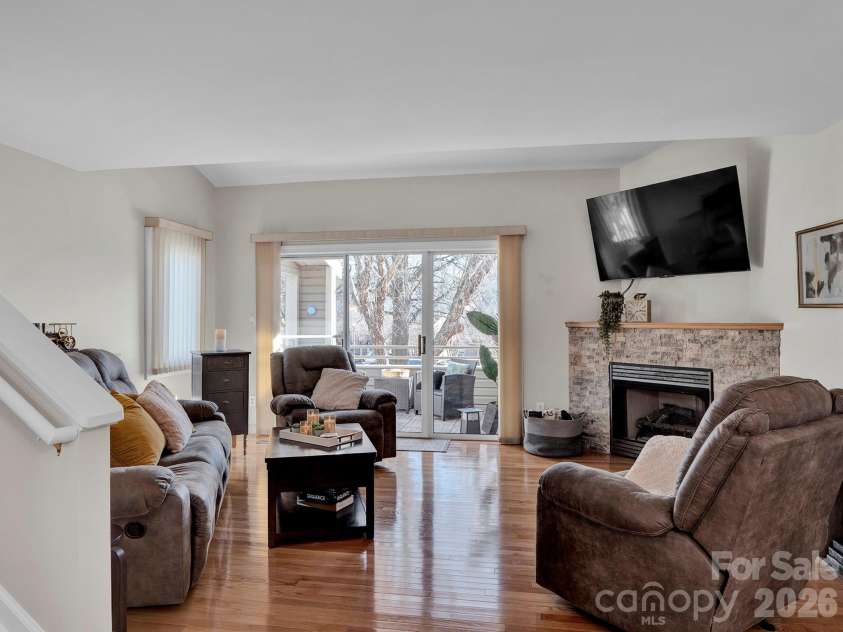 14526 Waterside Drive, Charlotte, NC 28278.  MLS# CAR4341702, YatesRealty ID 6807. 