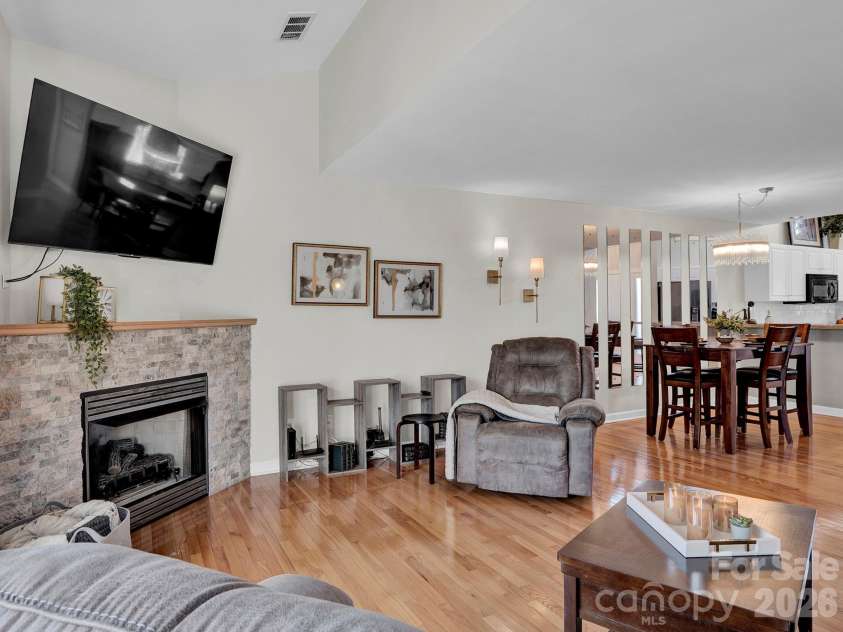 14526 Waterside Drive, Charlotte, NC 28278.  MLS# CAR4341702, YatesRealty ID 6807. 
