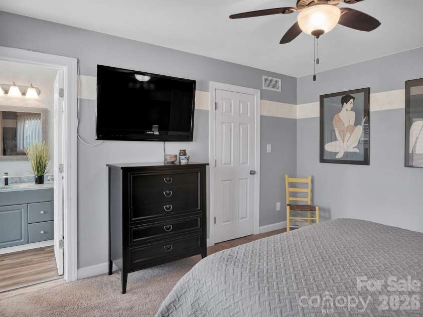 14526 Waterside Drive, Charlotte, NC 28278.  MLS# CAR4341702, YatesRealty ID 6807. 
