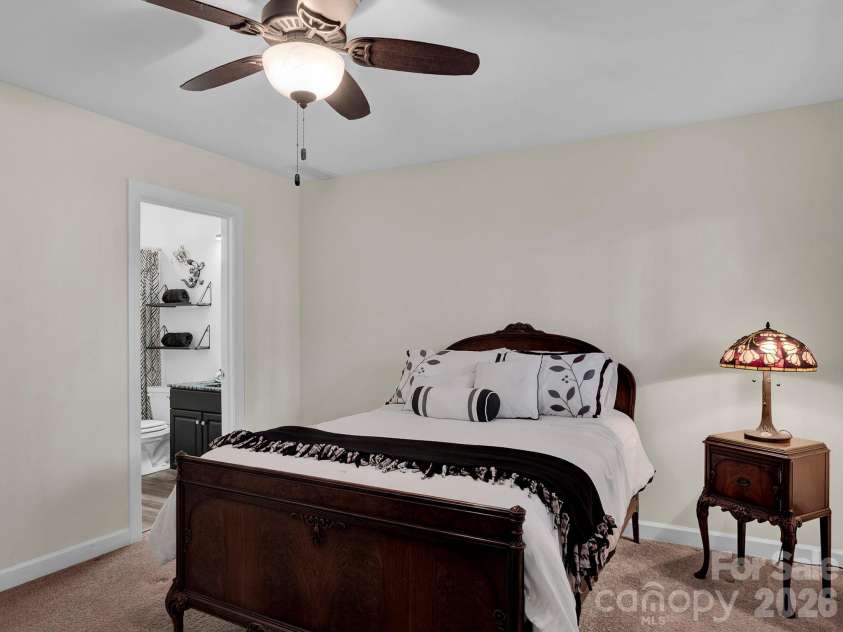 14526 Waterside Drive, Charlotte, NC 28278.  MLS# CAR4341702, YatesRealty ID 6807. 