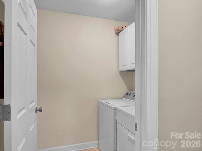14526 Waterside Drive, Charlotte, NC 28278.  MLS# CAR4341702, YatesRealty ID 6807. 